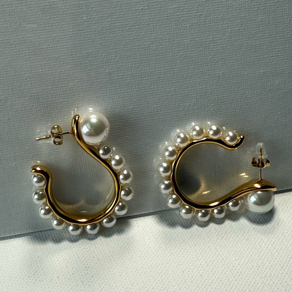 Pearl Question Mark Earrings 18K Gold Plated
Jewelry Stainless Steel - Picture 12 of 12